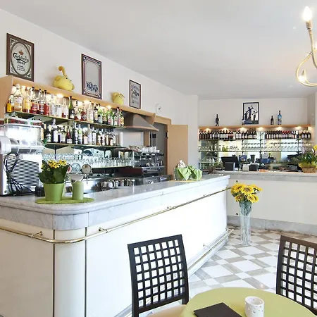 Metropole Hotel 3*